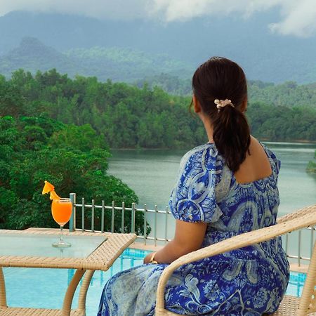 Serene Aqua Hills Kozhikode Hotel Mennanyam Exterior photo