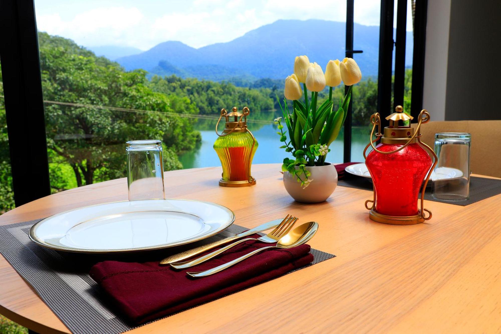Serene Aqua Hills Kozhikode Hotel Mennanyam Exterior photo
