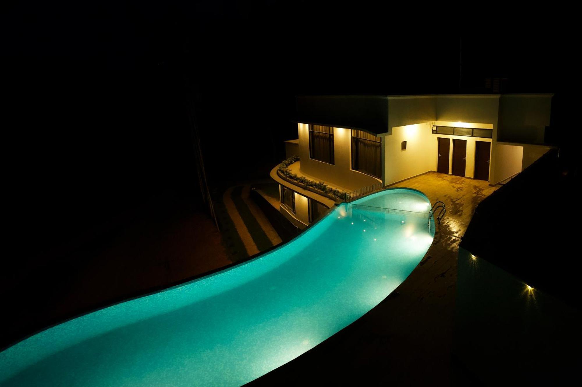 Serene Aqua Hills Kozhikode Hotel Mennanyam Exterior photo
