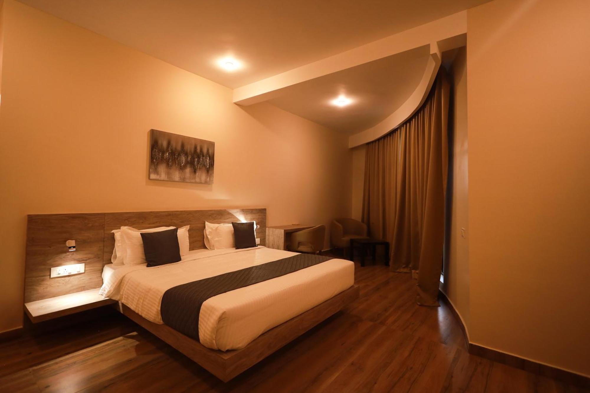 Serene Aqua Hills Kozhikode Hotel Mennanyam Exterior photo